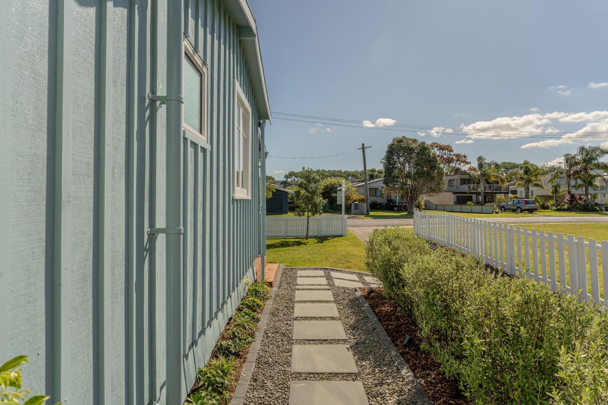 Blue Belle Cottage Whitianga Exteriör bild